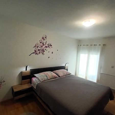 Apartment Anita Zara Esterno foto